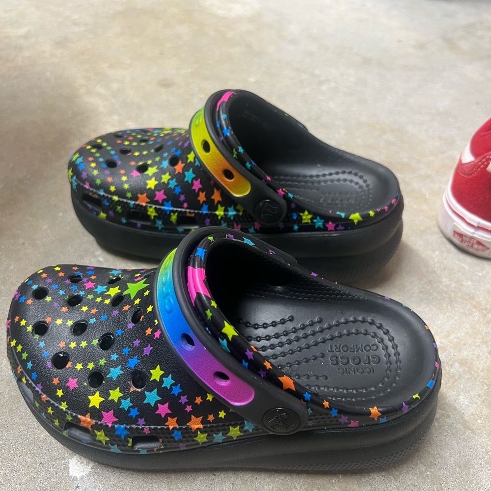 Girls platform crocs